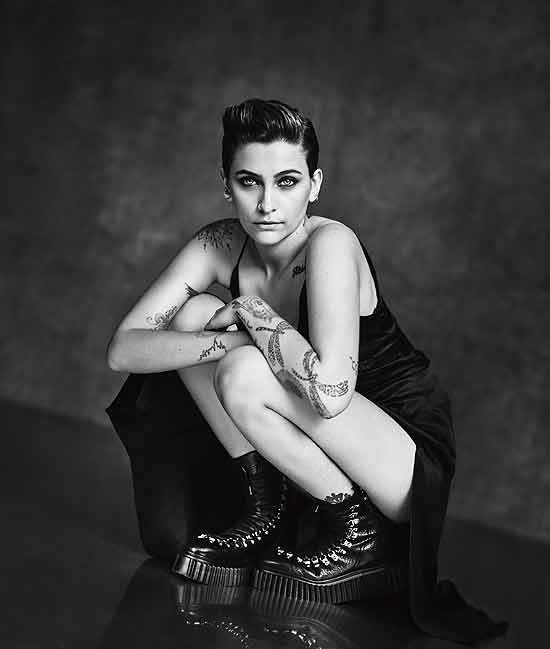 Paris Jackson trägt DROMODECOR für die Werbekampagne Herbst / Winter 2020/21, die von Paolo Roversi gedreht wurde